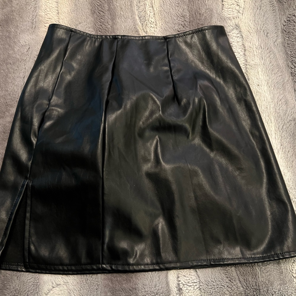Anthropologie black faux leather skirt NWT. Tag says XXS but skirt says XS